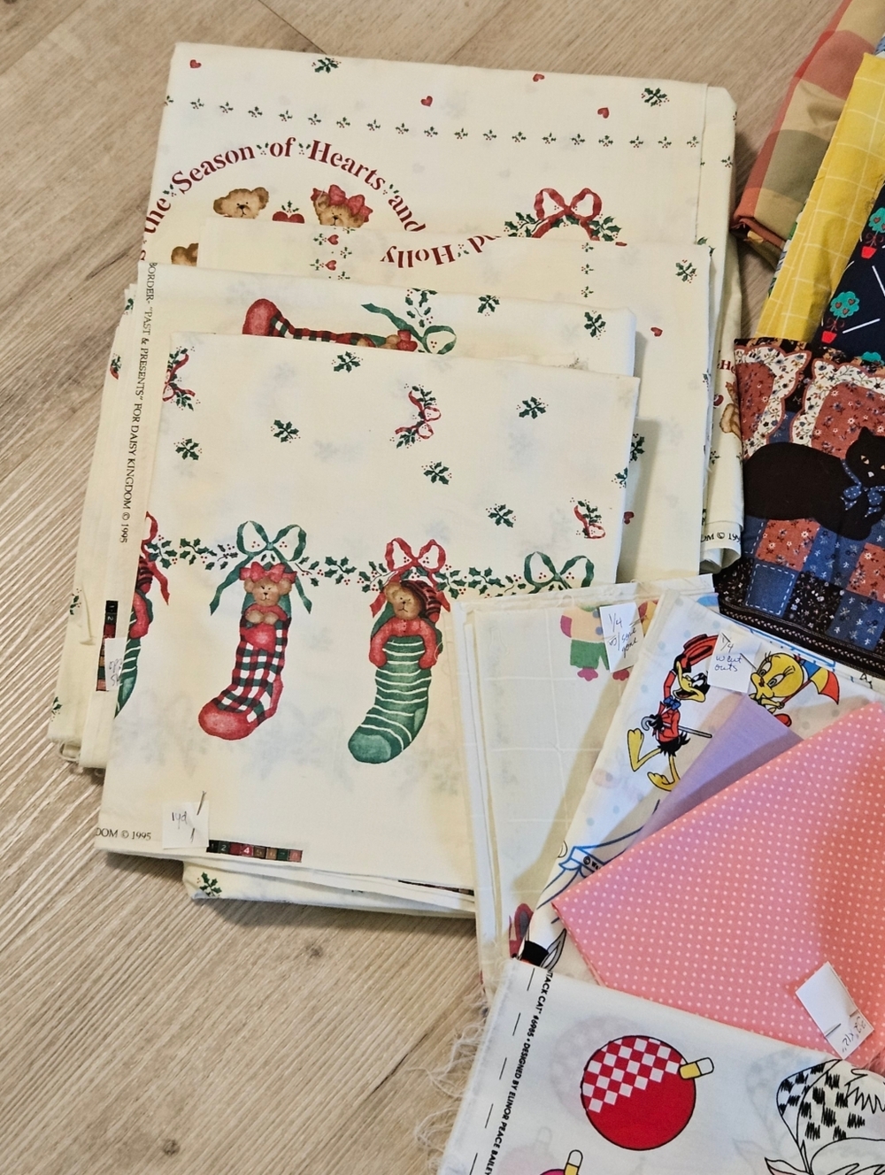 Mystery Box Fabric Box (1/4 - 2yds) Cuts (20) Yard Box - Picture 4 of 7